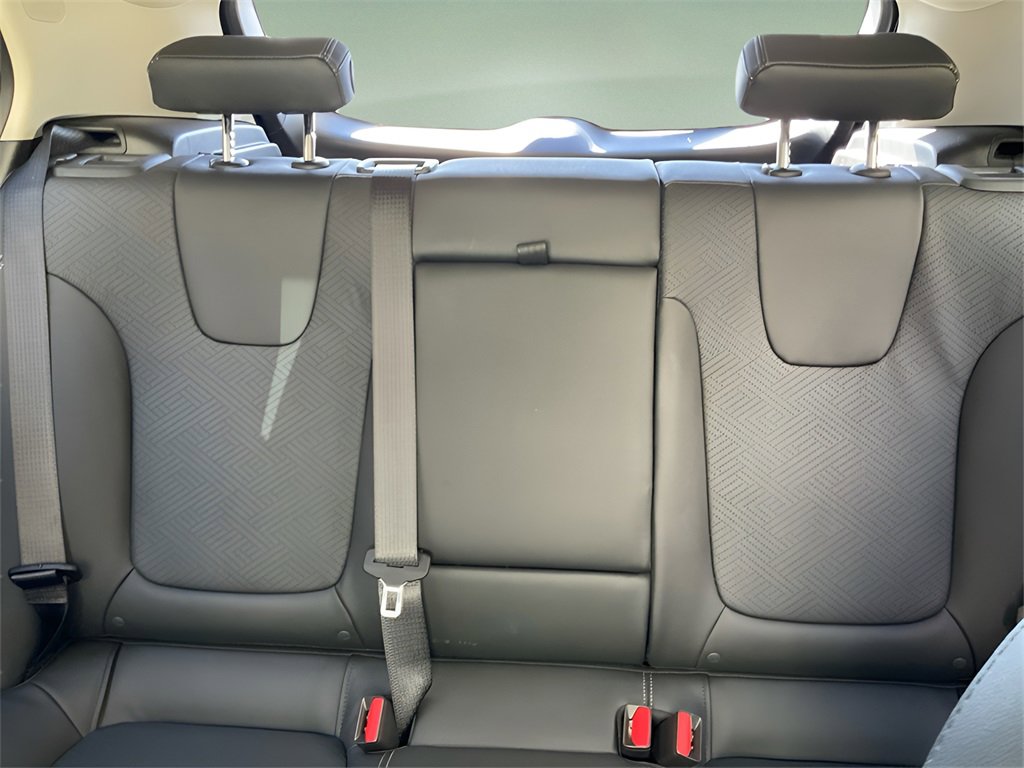 Used 2023 Buick Encore GX Essence w/ Advanced Technology Package image 12