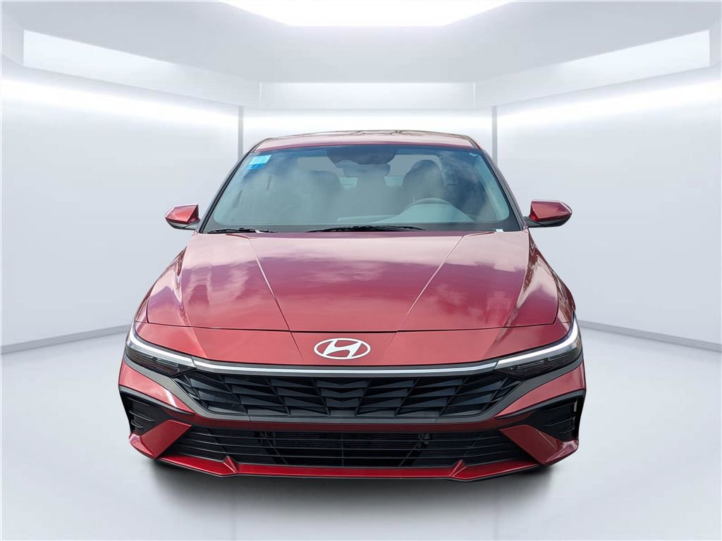 Used 2025 Hyundai Elantra Blue image 8