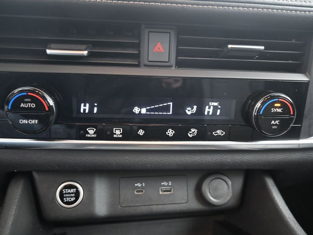 Used 2023 Nissan Rogue SV image 12