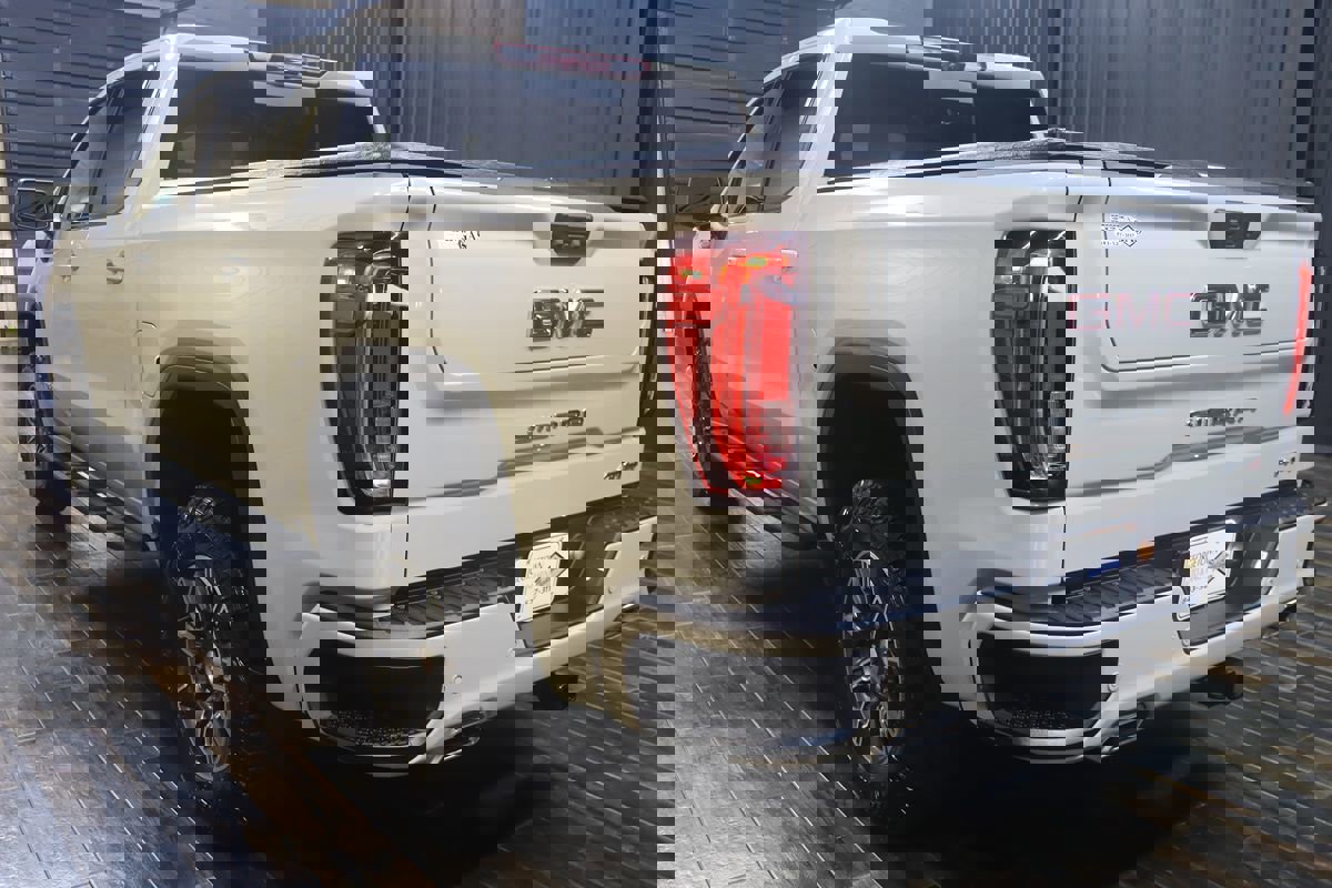 Used 2026 GMC Sierra 1500 AT4 w/ AT4 Premium Package image 3