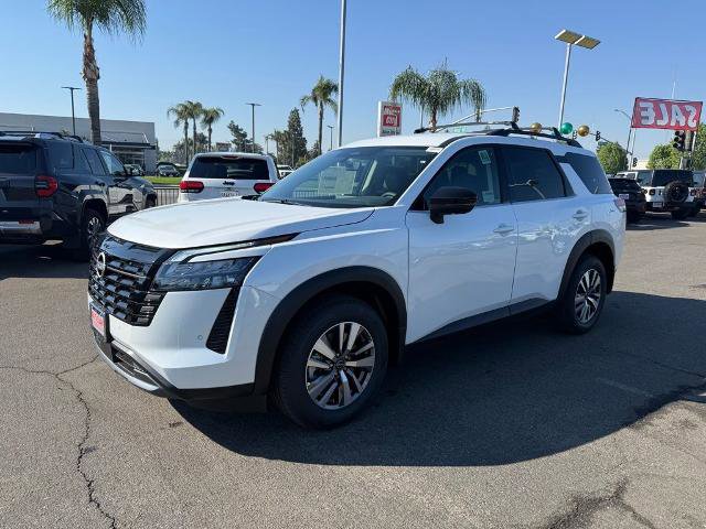 New 2026 Nissan Pathfinder SL image 3