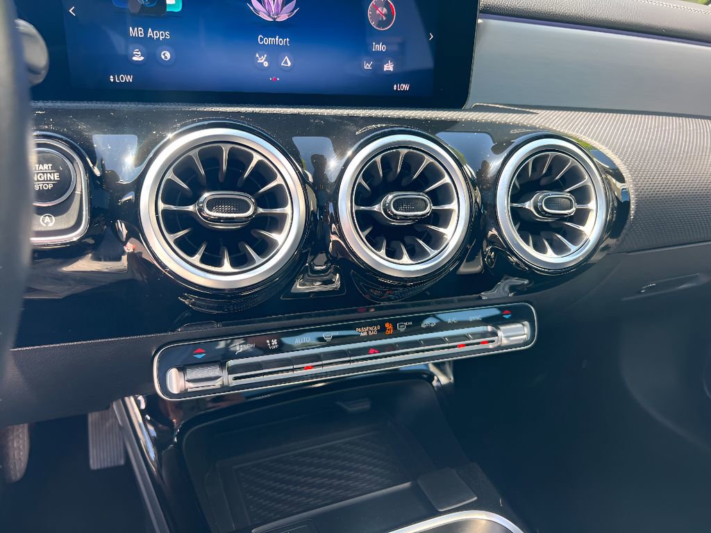 Used 2025 Mercedes-Benz CLA 250 image 27