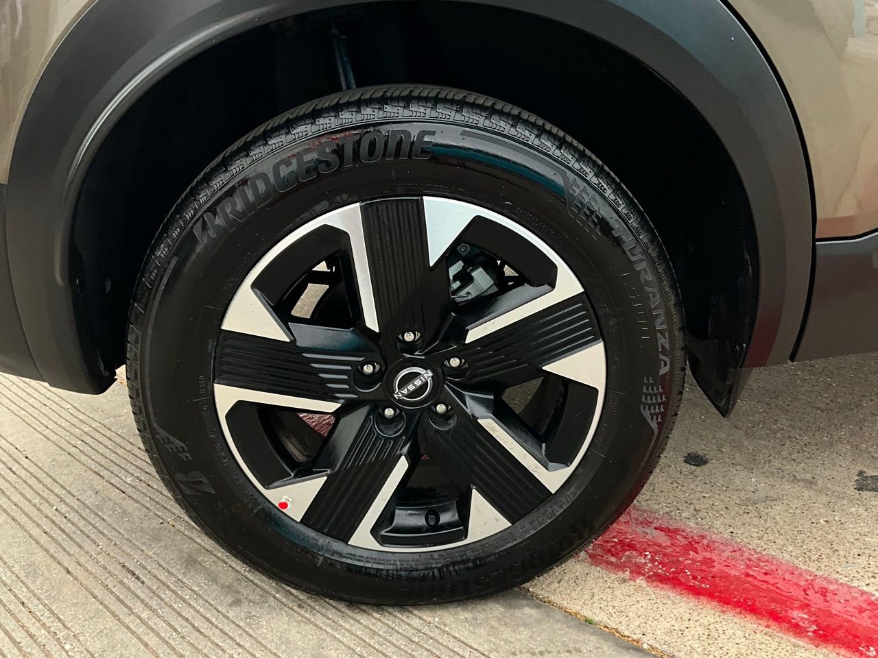 Used 2025 Nissan Kicks SV image 9