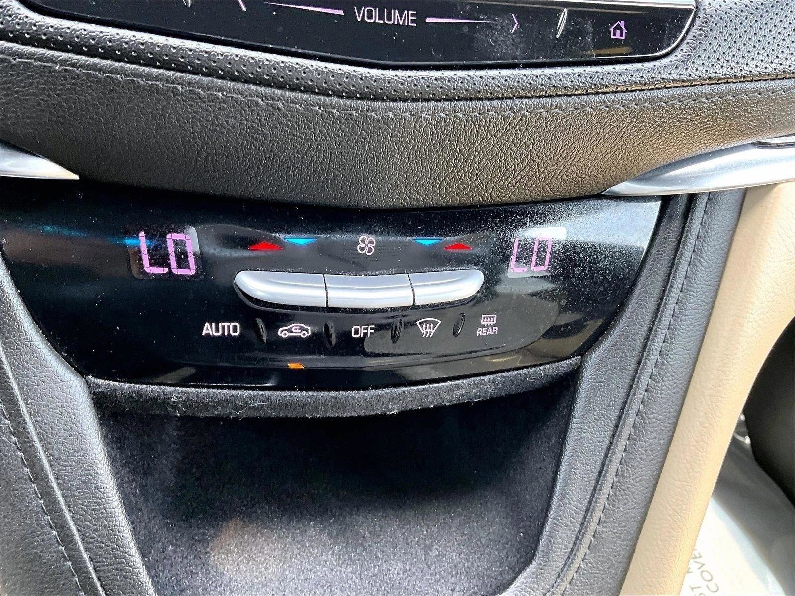 Used 2018 Cadillac XT5 FWD w/ LPO, Wheel Lock Package image 23