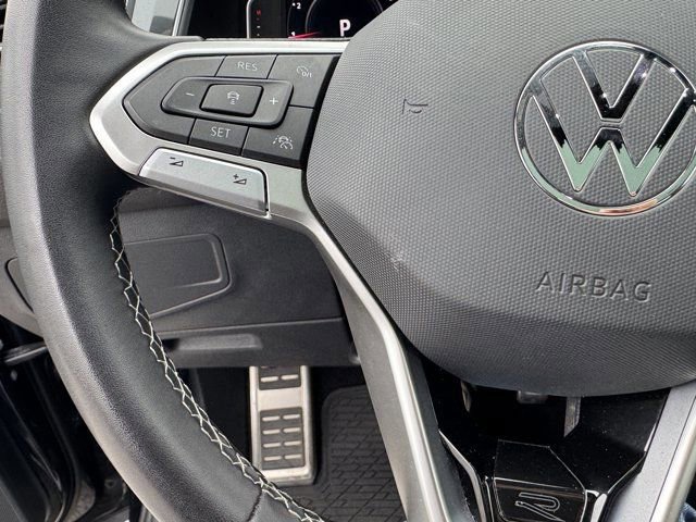 Certified 2023 Volkswagen Tiguan SEL R-Line image 22