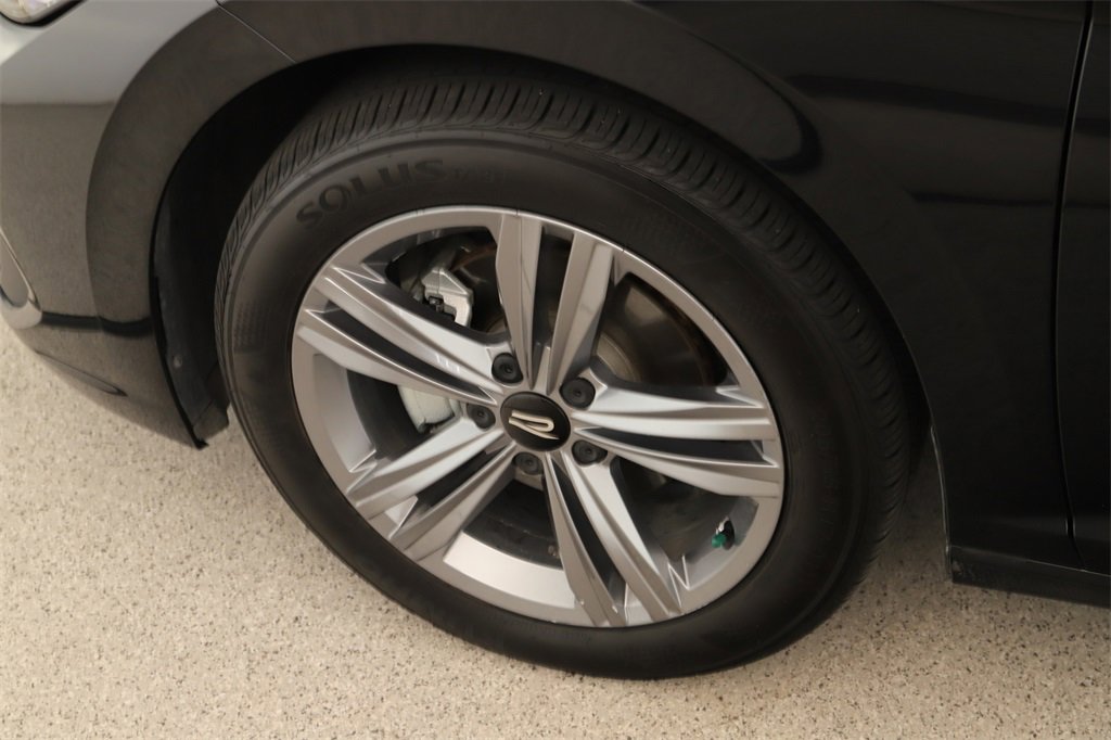 Used 2023 Volkswagen Jetta SE image 31