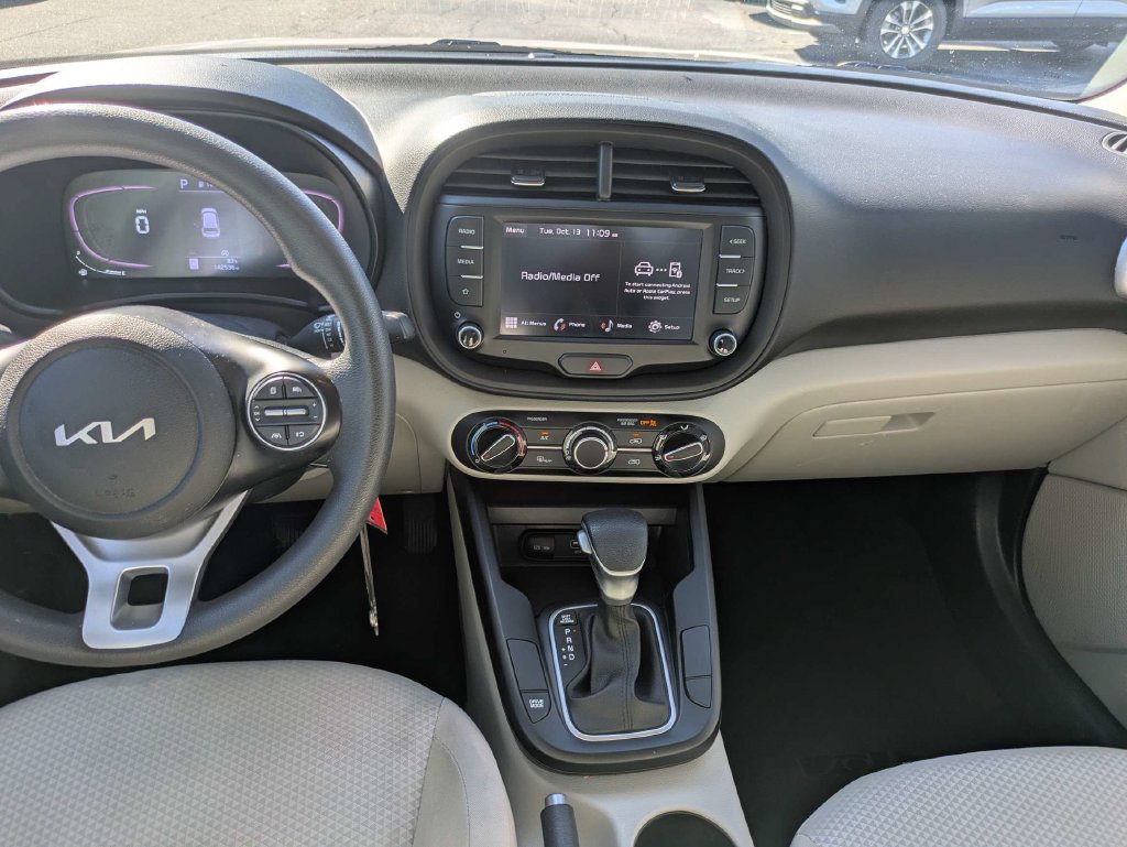 Used 2023 Kia Soul LX FWD image 15