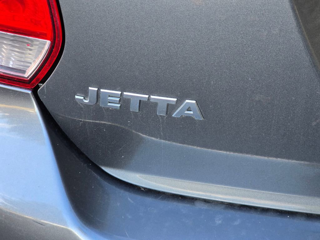 Used 2011 Volkswagen Jetta SE w/ Wheel & Sunroof Pkg FWD image 11