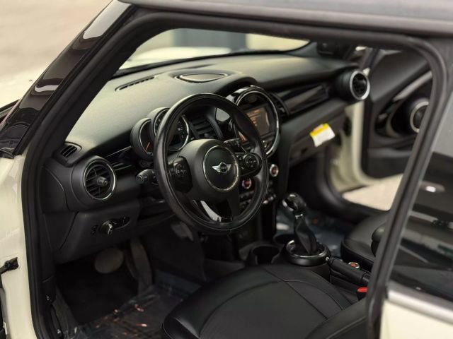 Used 2017 MINI Cooper 2-Door Hardtop image 24