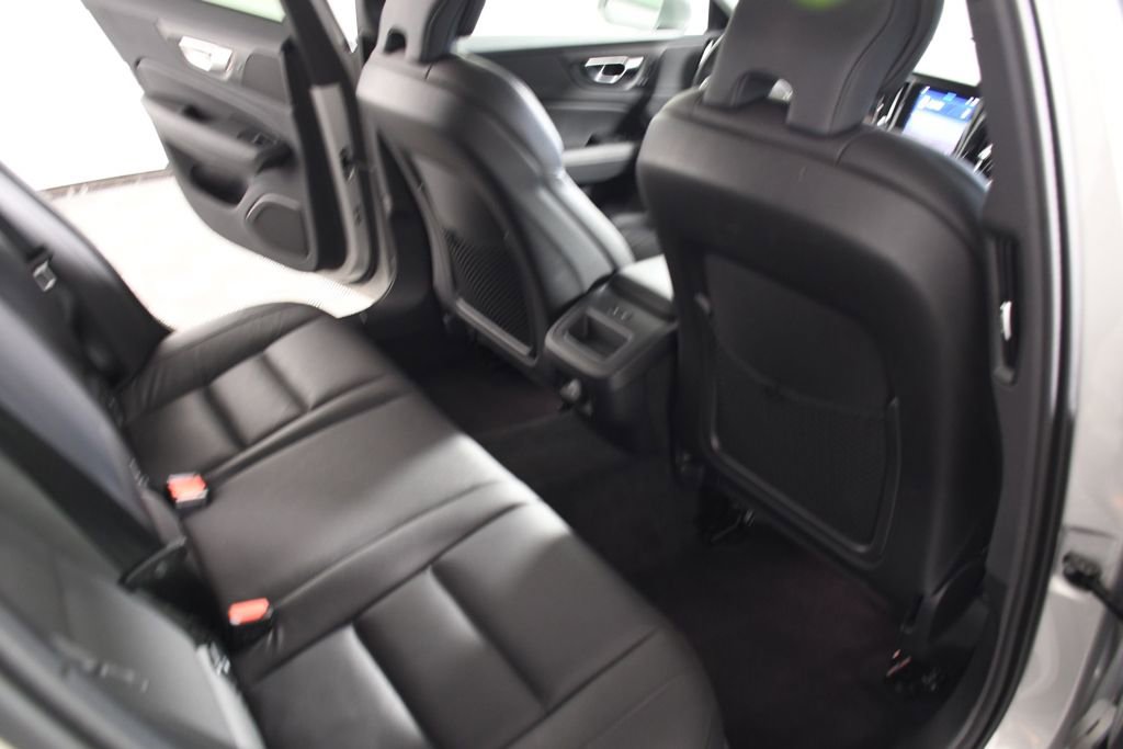 Used 2025 Volvo V60 B5 Cross Country Plus AWD/4WD image 22