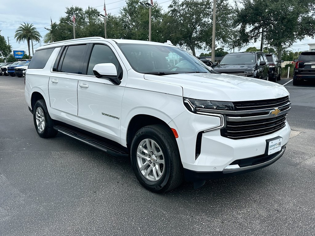 Used 2024 Chevrolet Suburban LT AWD/4WD image 3