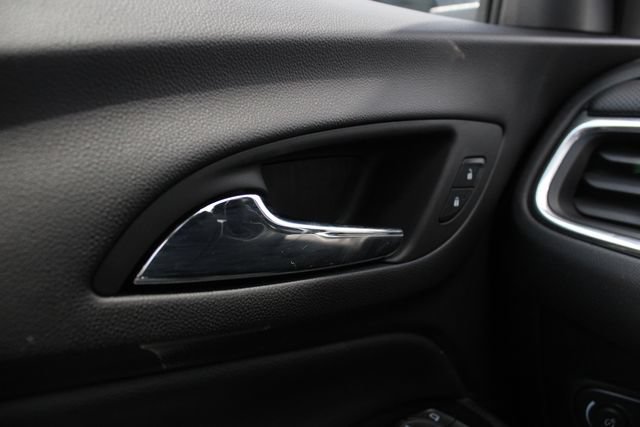 Used 2024 Chevrolet Equinox Premier AWD/4WD image 7