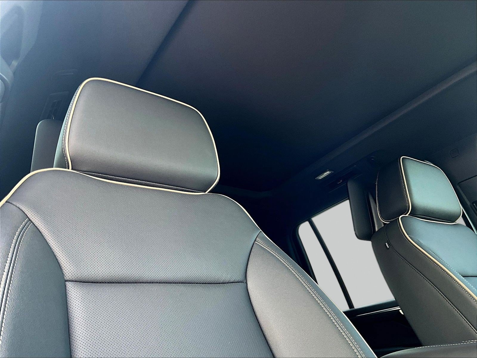 New 2026 Chevrolet Suburban Premier AWD/4WD image 13