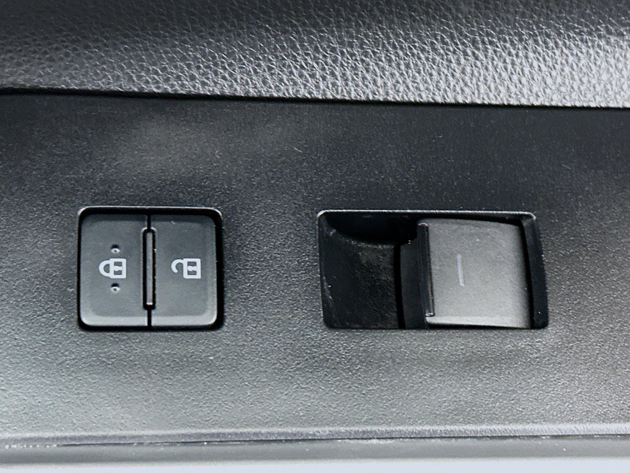 Used 2023 Toyota Highlander XLE image 29