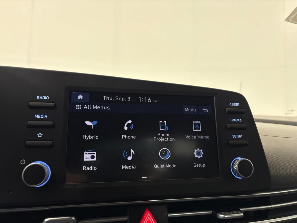 Certified 2025 Hyundai Elantra Hybrid FWD image 28