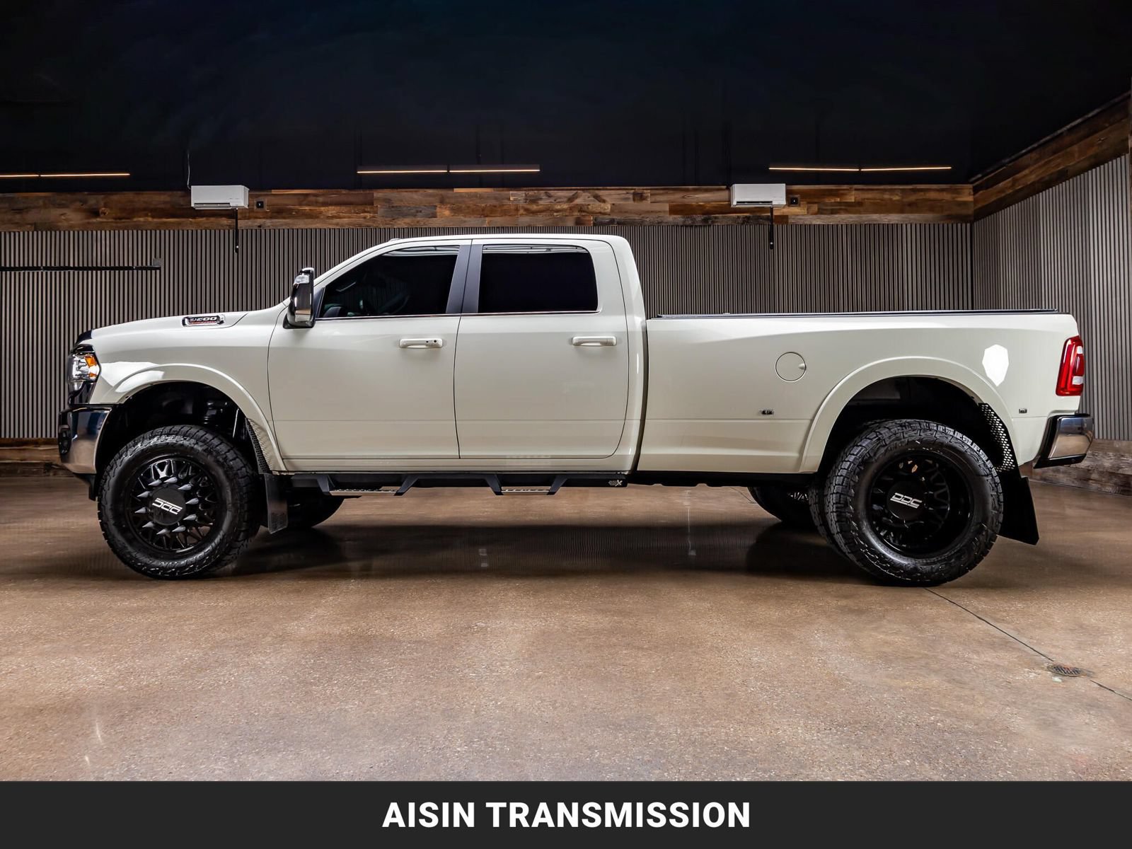 Used 2024 RAM 3500 Limited AWD/4WD image 5