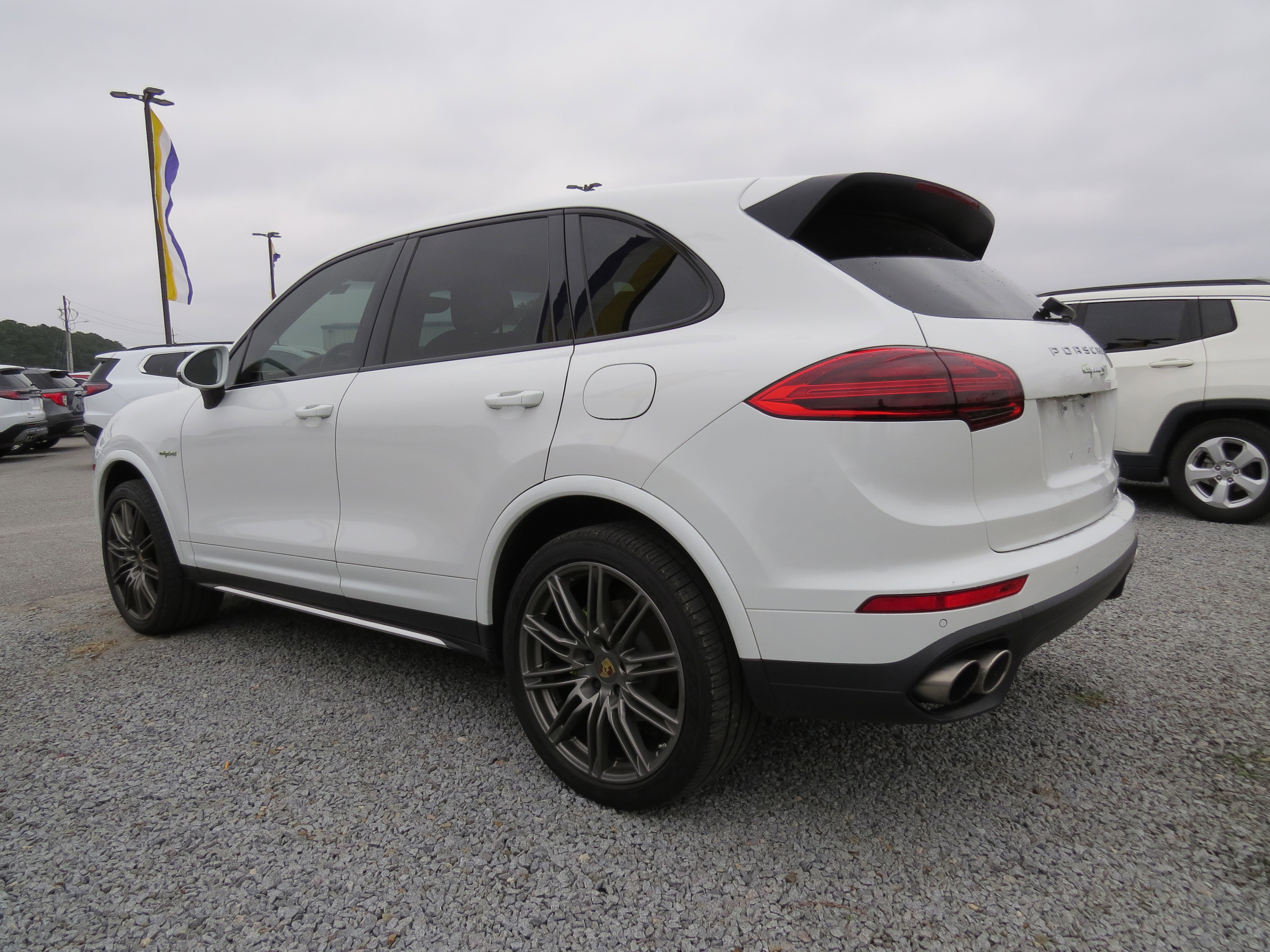 Used 2017 Porsche Cayenne S Platinum w/ Premium Package (PJW) image 5