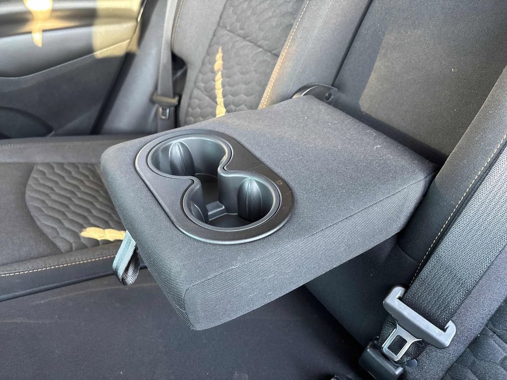 Used 2021 Chevrolet Equinox LT w/ Driver Convenience Package image 39