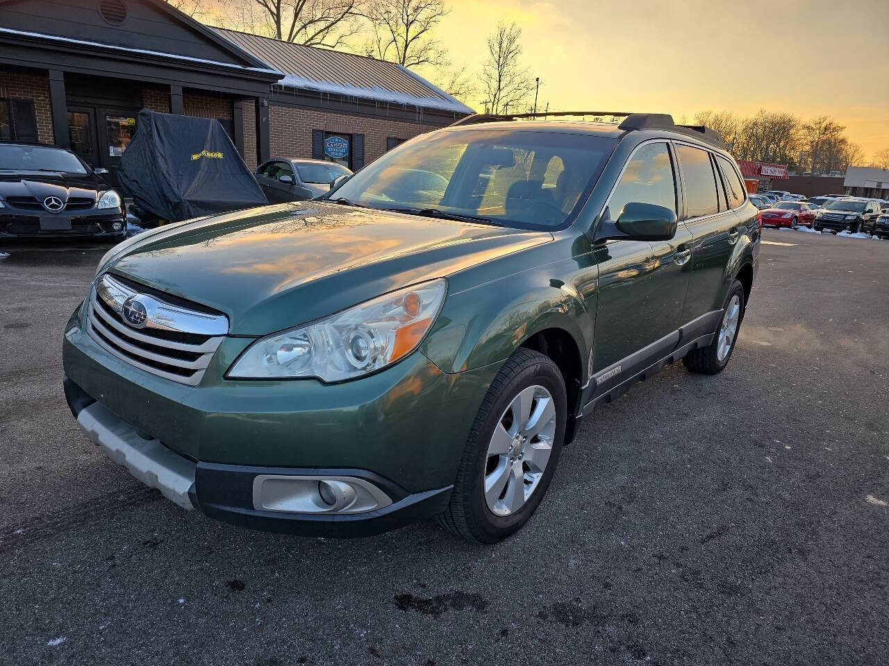 Used 2010 Subaru Outback 2.5i Premium image 2