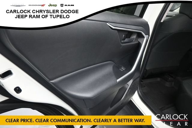 Used 2021 Toyota RAV4 LE AWD/4WD image 24