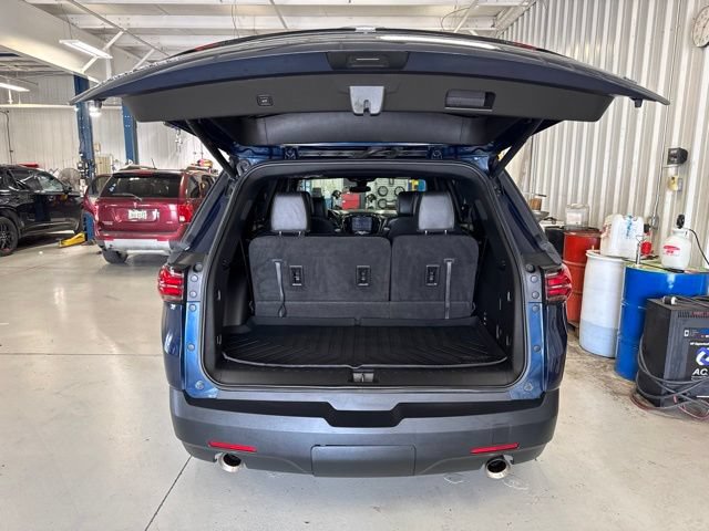 Used 2023 Chevrolet Traverse LT FWD image 12