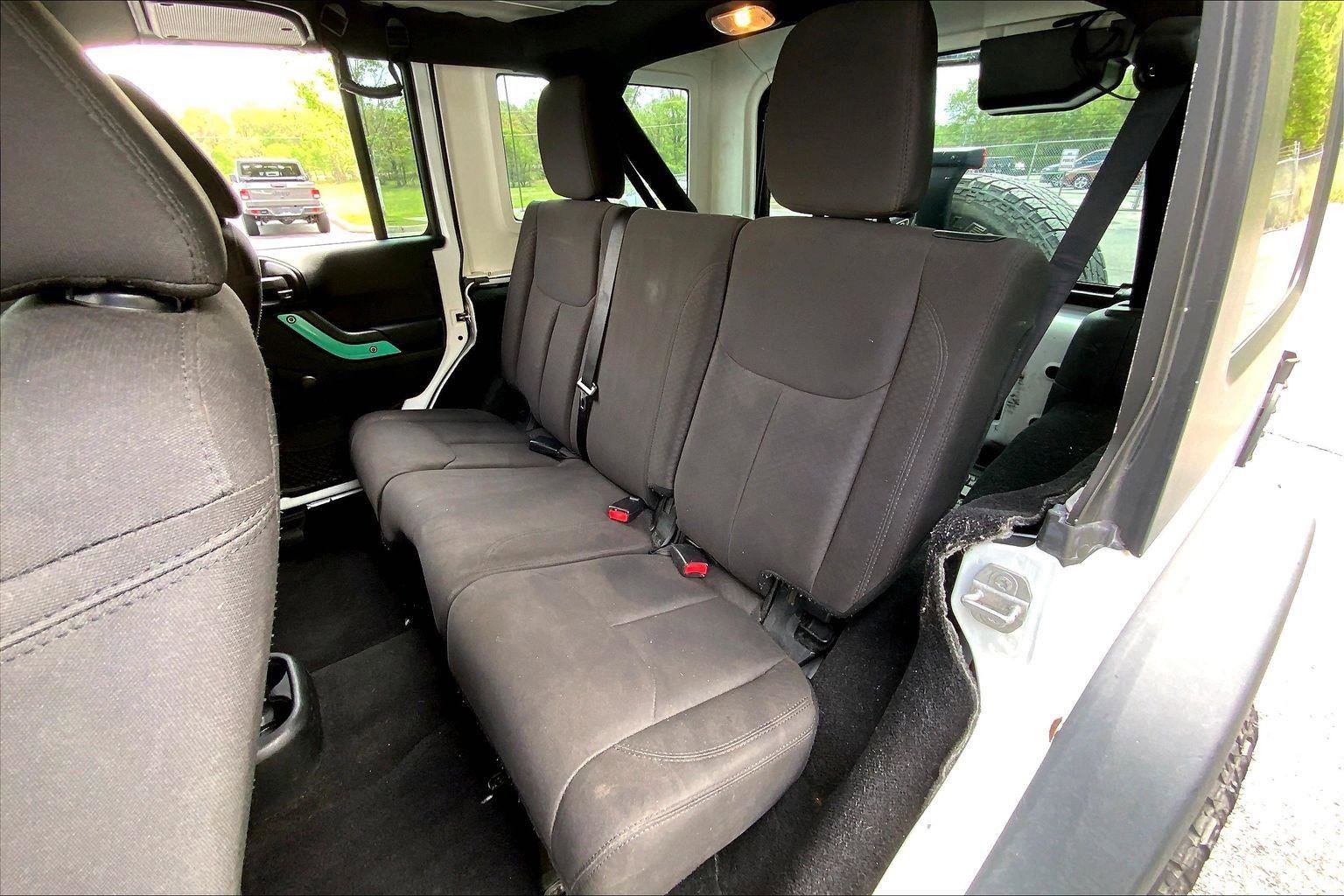 Used 2017 Jeep Wrangler Unlimited Sport w/ Connectivity Group image 19