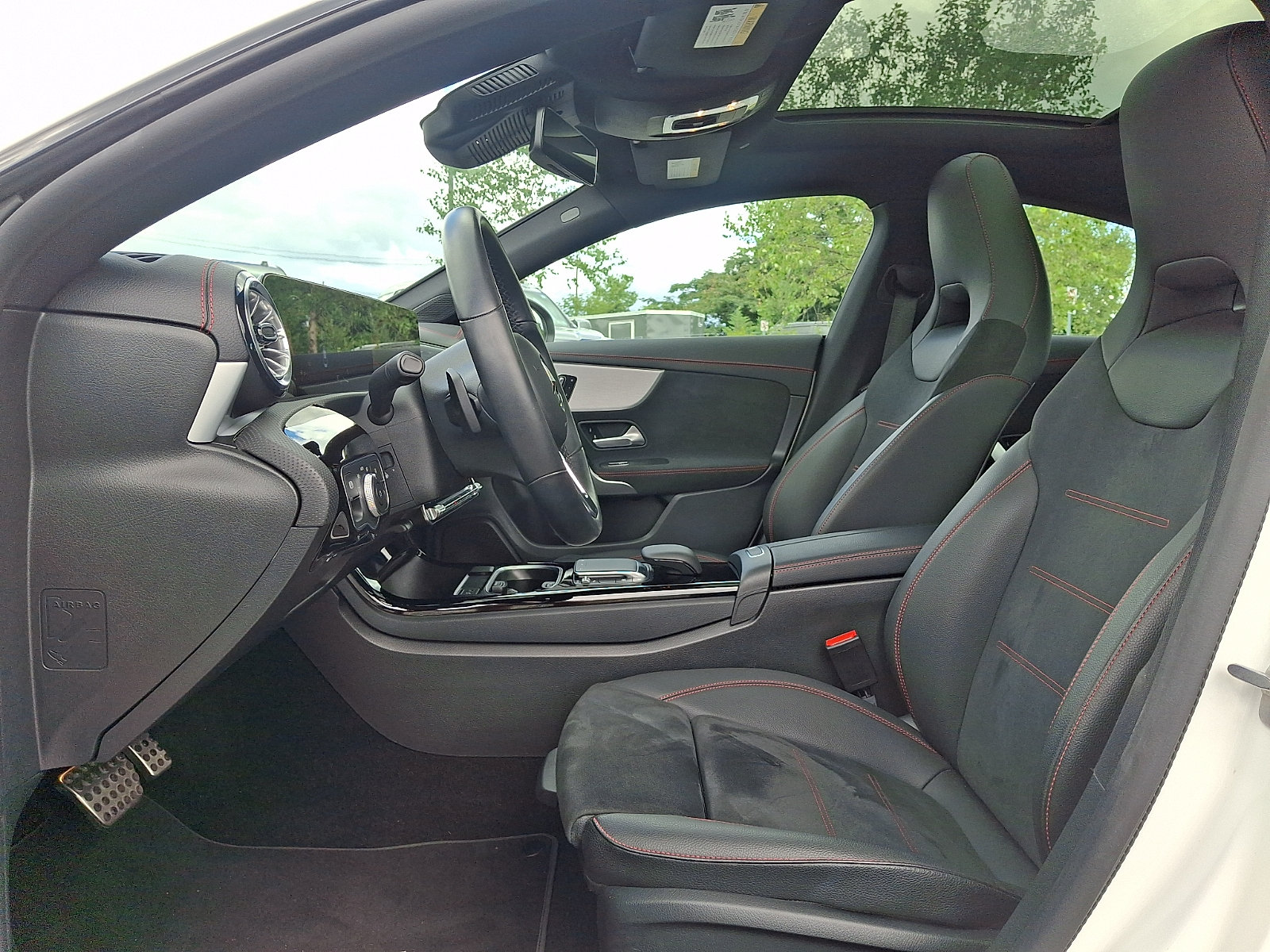 Used 2023 Mercedes-Benz CLA 250 4MATIC image 26
