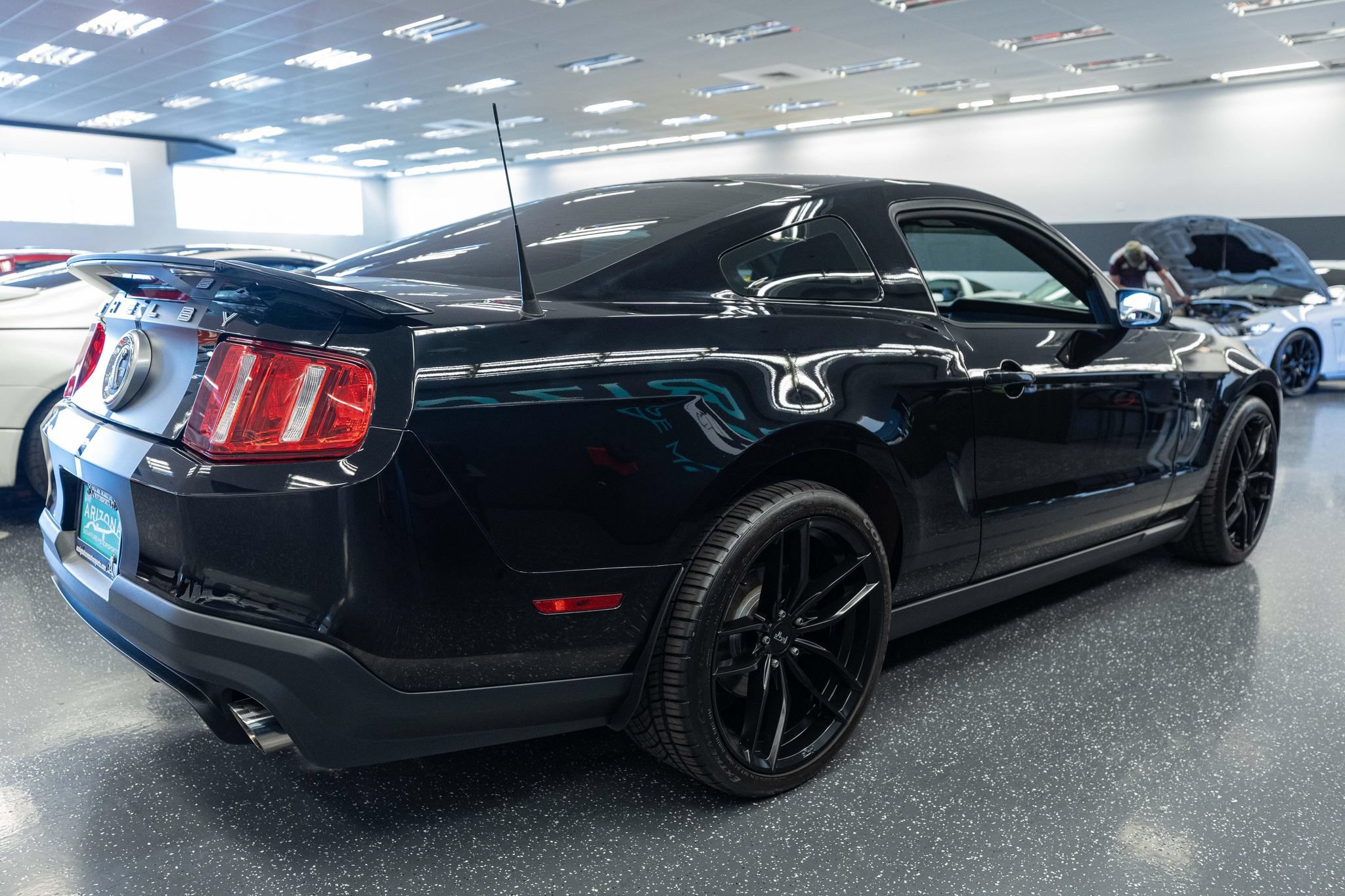 Used 2010 Ford Mustang Shelby GT500 RWD image 5