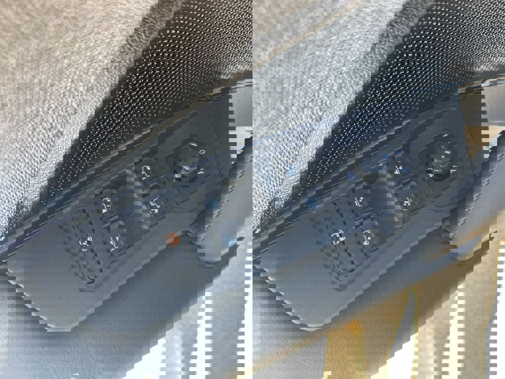 New 2025 Volkswagen Tiguan S image 11