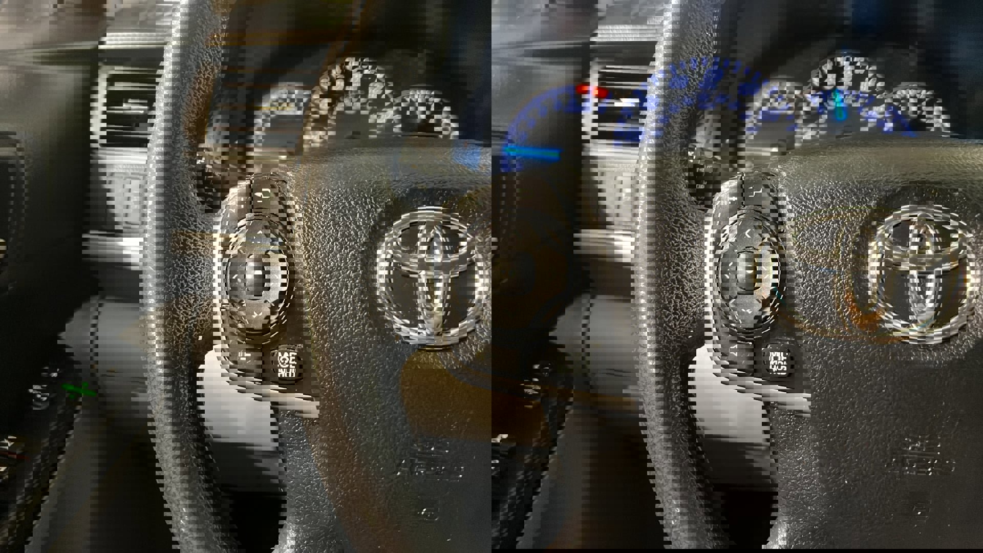 Used 2014 Toyota Camry L FWD image 27