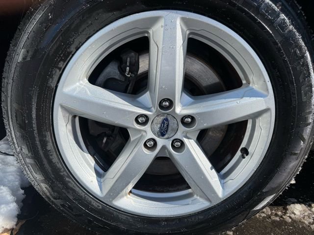 Used 2017 Ford Explorer XLT w/ Equipment Group 202A image 9