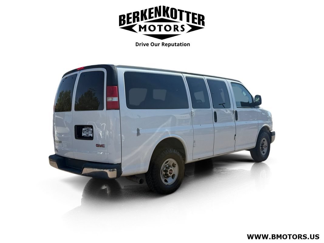 Used 2015 GMC Savana 2500 LT w/ LT Preferred Equipment Group RWD image 3