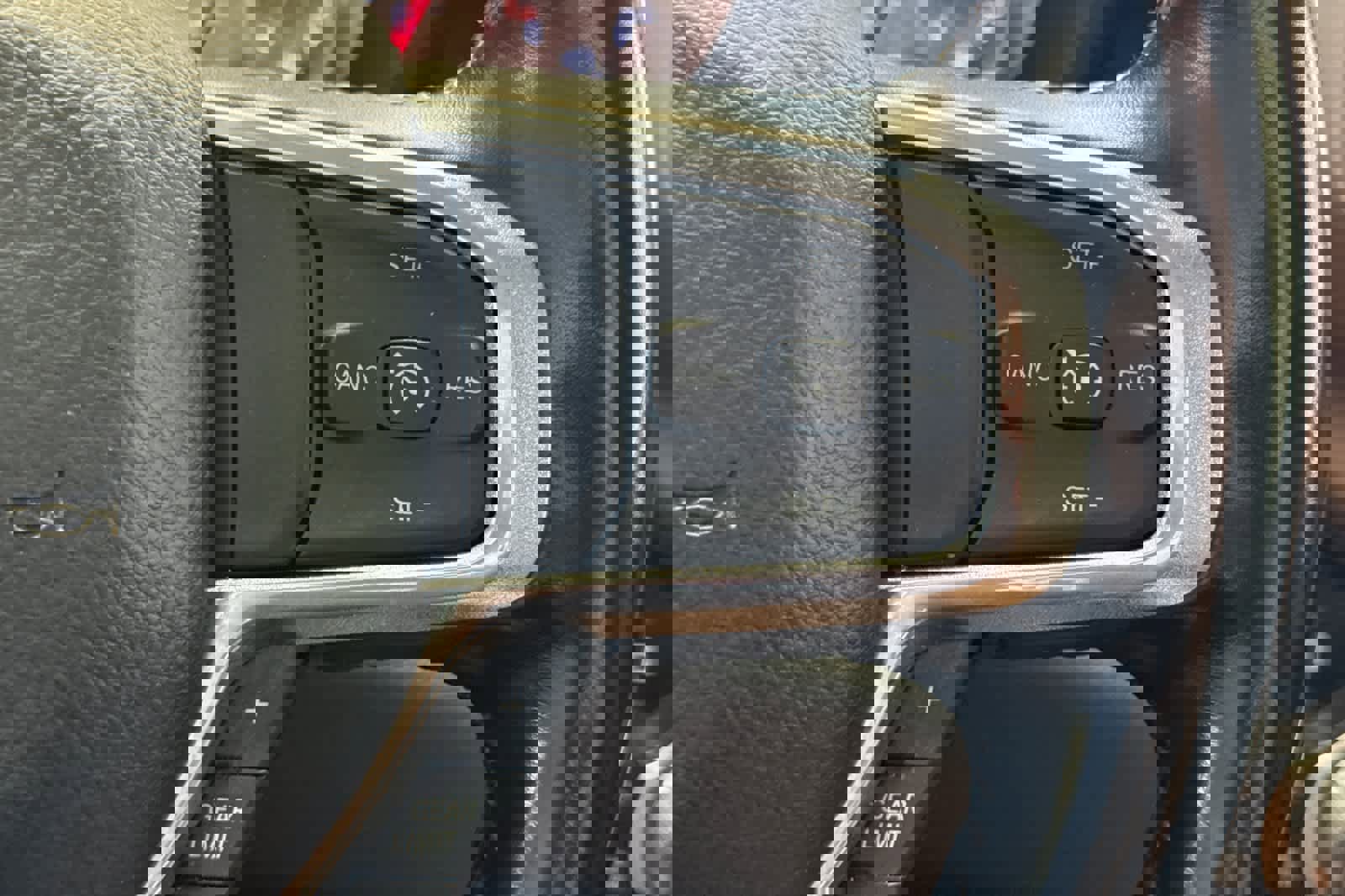 Used 2022 RAM 1500 Laramie w/ Off Road Group image 25