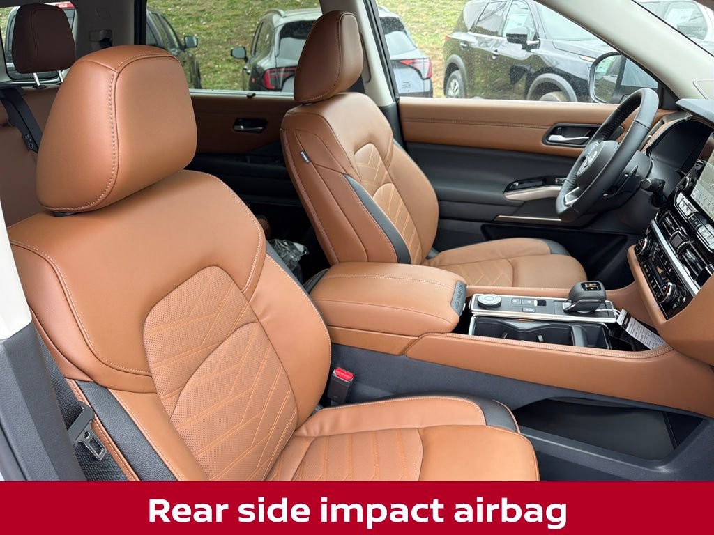 New 2025 Nissan Pathfinder Platinum w/ Black Appearance Package image 37