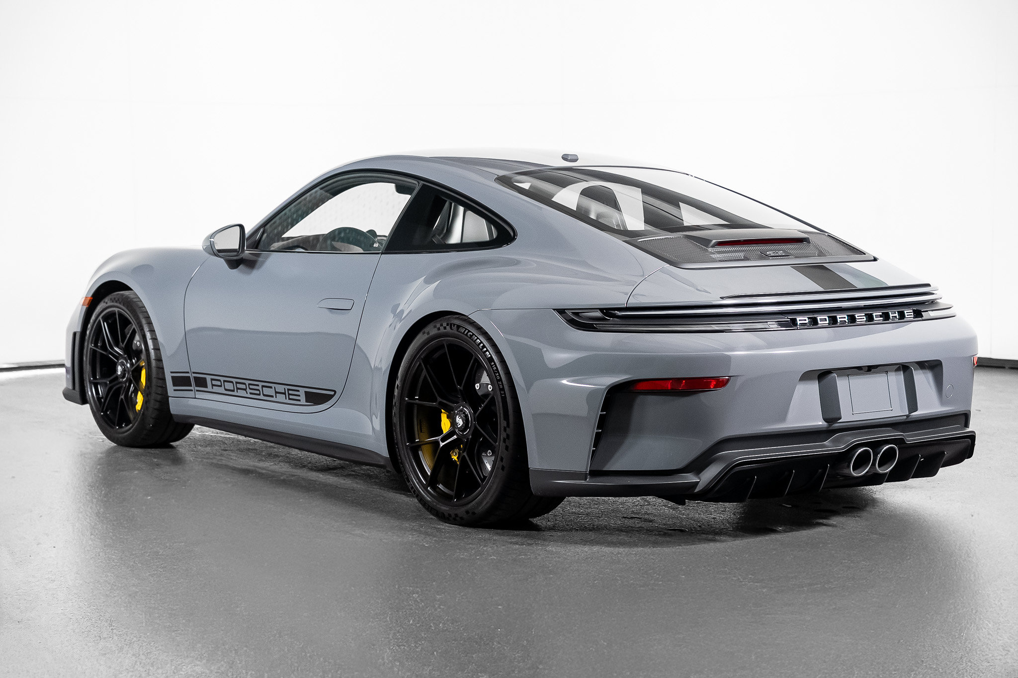 Used 2025 Porsche 911 GT3 RWD image 21
