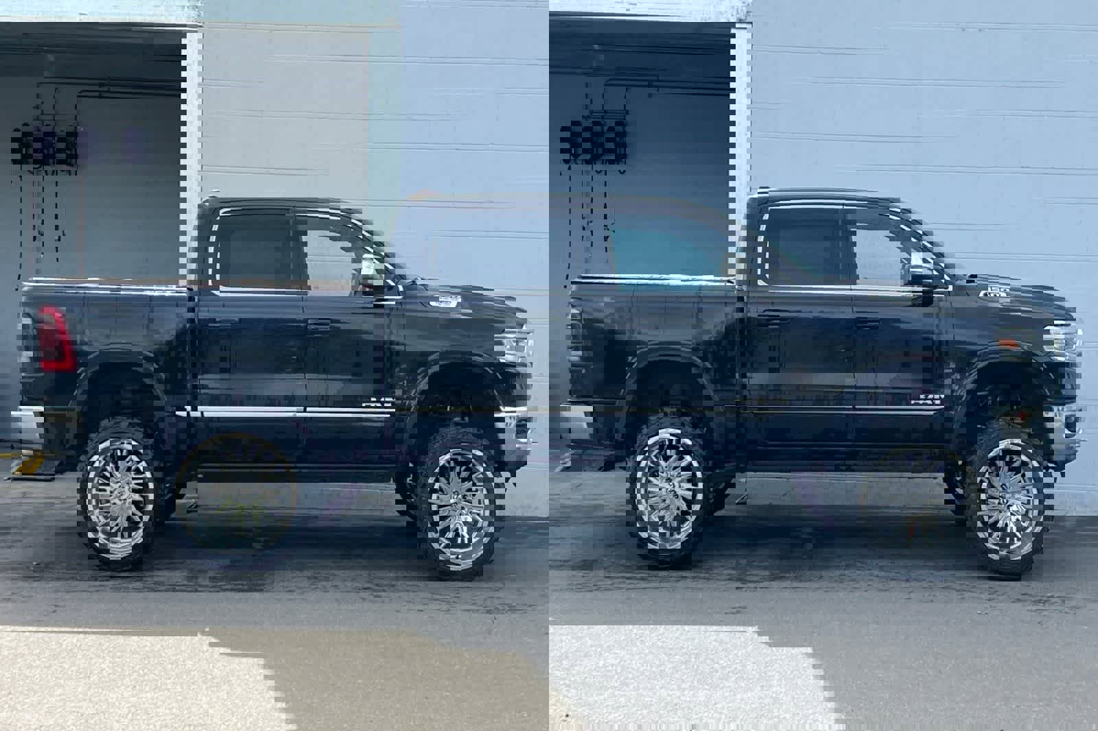 Used 2023 RAM 1500 Limited image 9