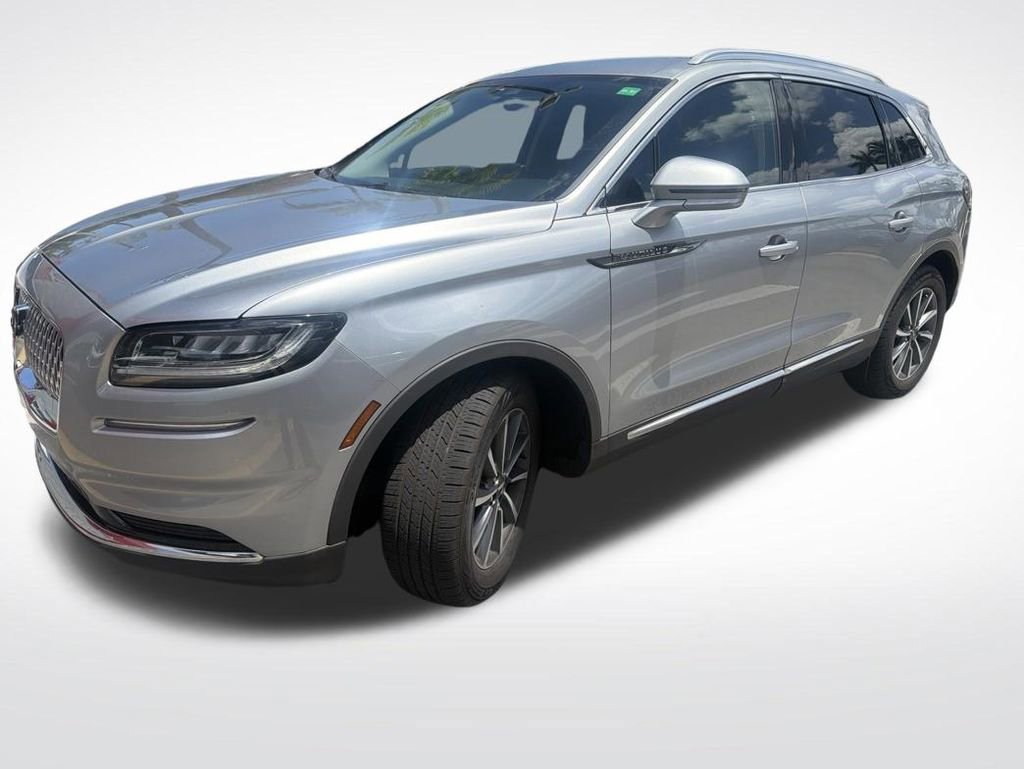 Used 2021 Lincoln Nautilus FWD image 3