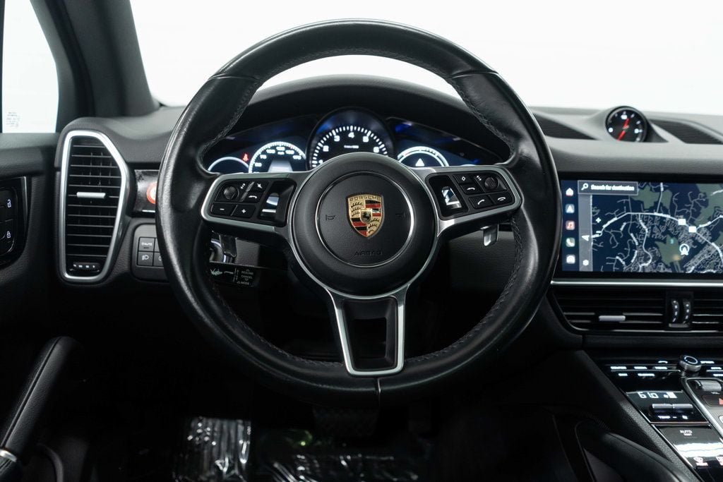 Used 2023 Porsche Cayenne AWD/4WD image 18