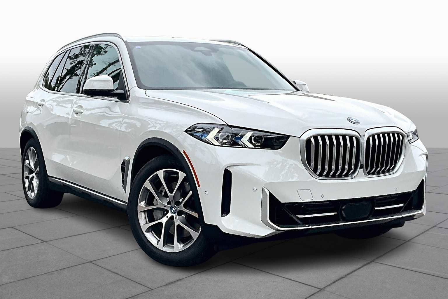 New 2025 BMW X5 xDrive50e image 2