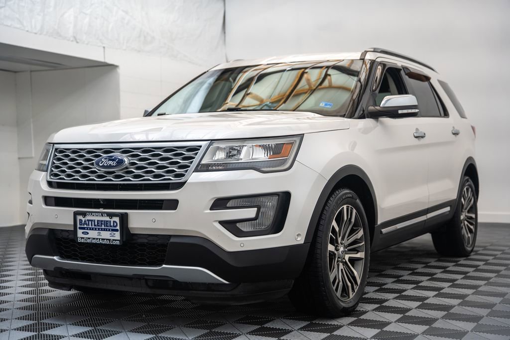 Used 2017 Ford Explorer Platinum AWD/4WD image 3
