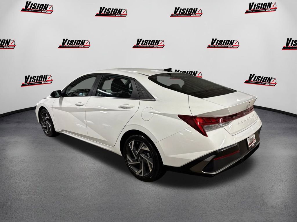 Certified 2025 Hyundai Elantra SEL image 7