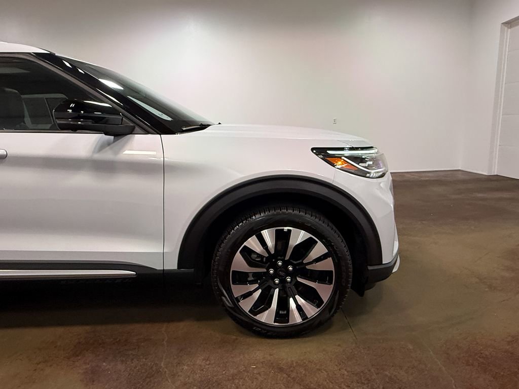 Used 2025 Ford Explorer Platinum w/ LUX Leather Package image 31