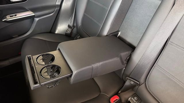 Used 2024 Mercedes-Benz GLC 300 4MATIC image 37