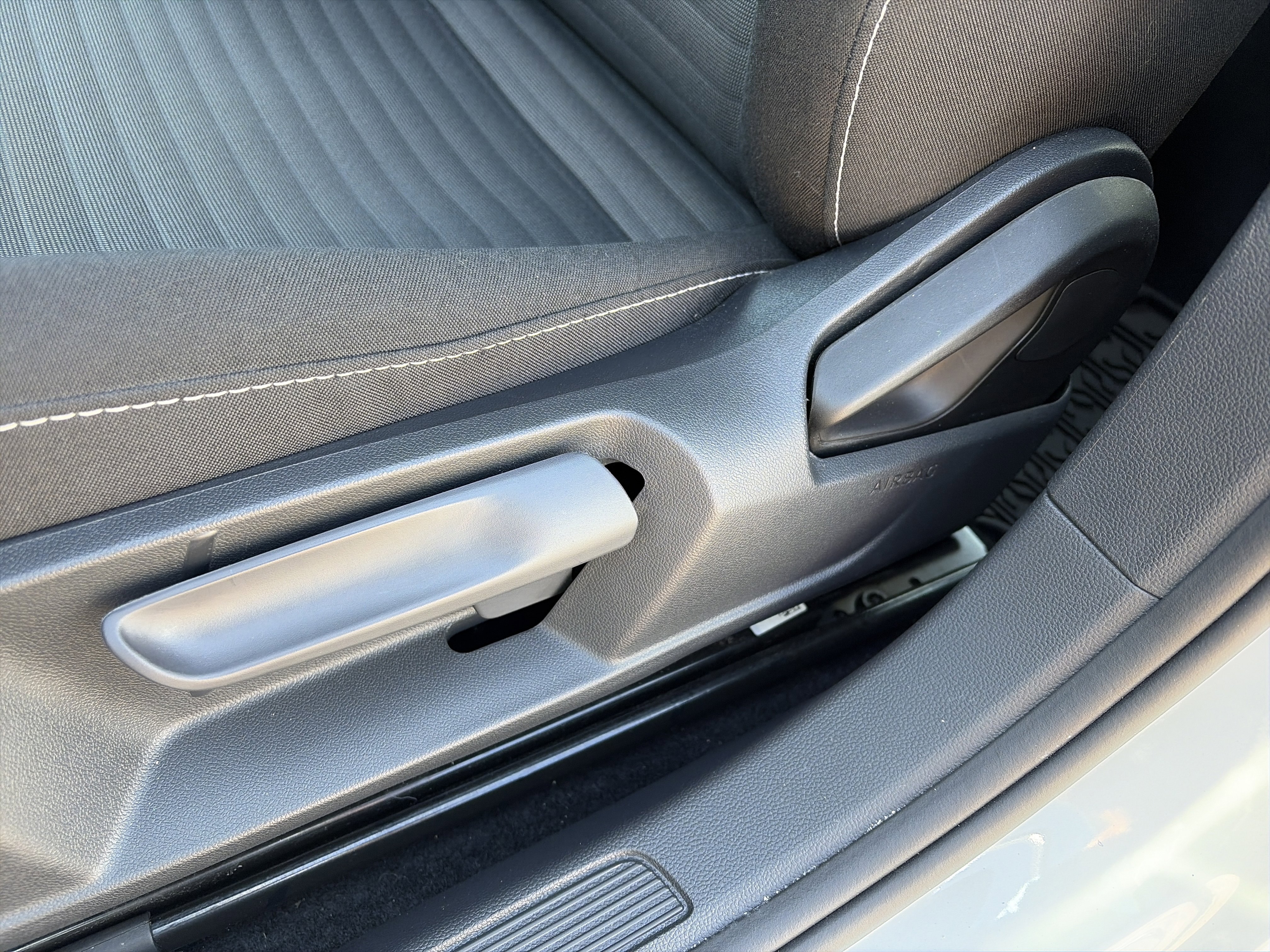 Certified 2025 Volkswagen Jetta S FWD image 13