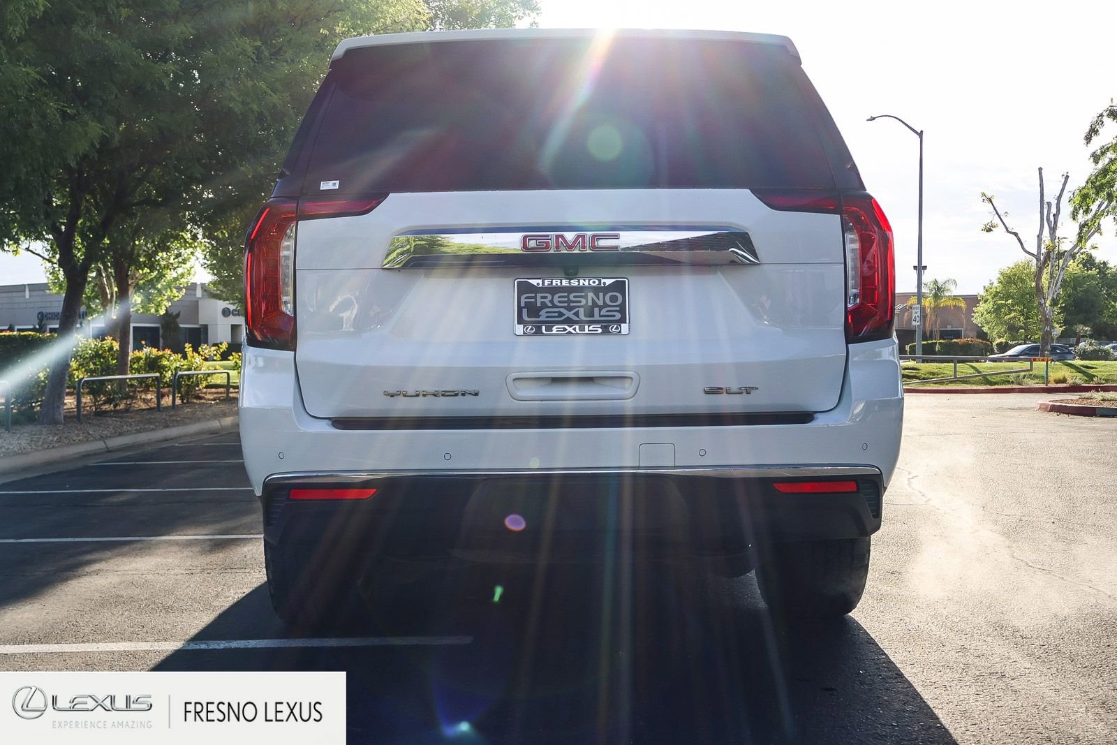 Used 2022 GMC Yukon SLT w/ SLT Premium Package image 5