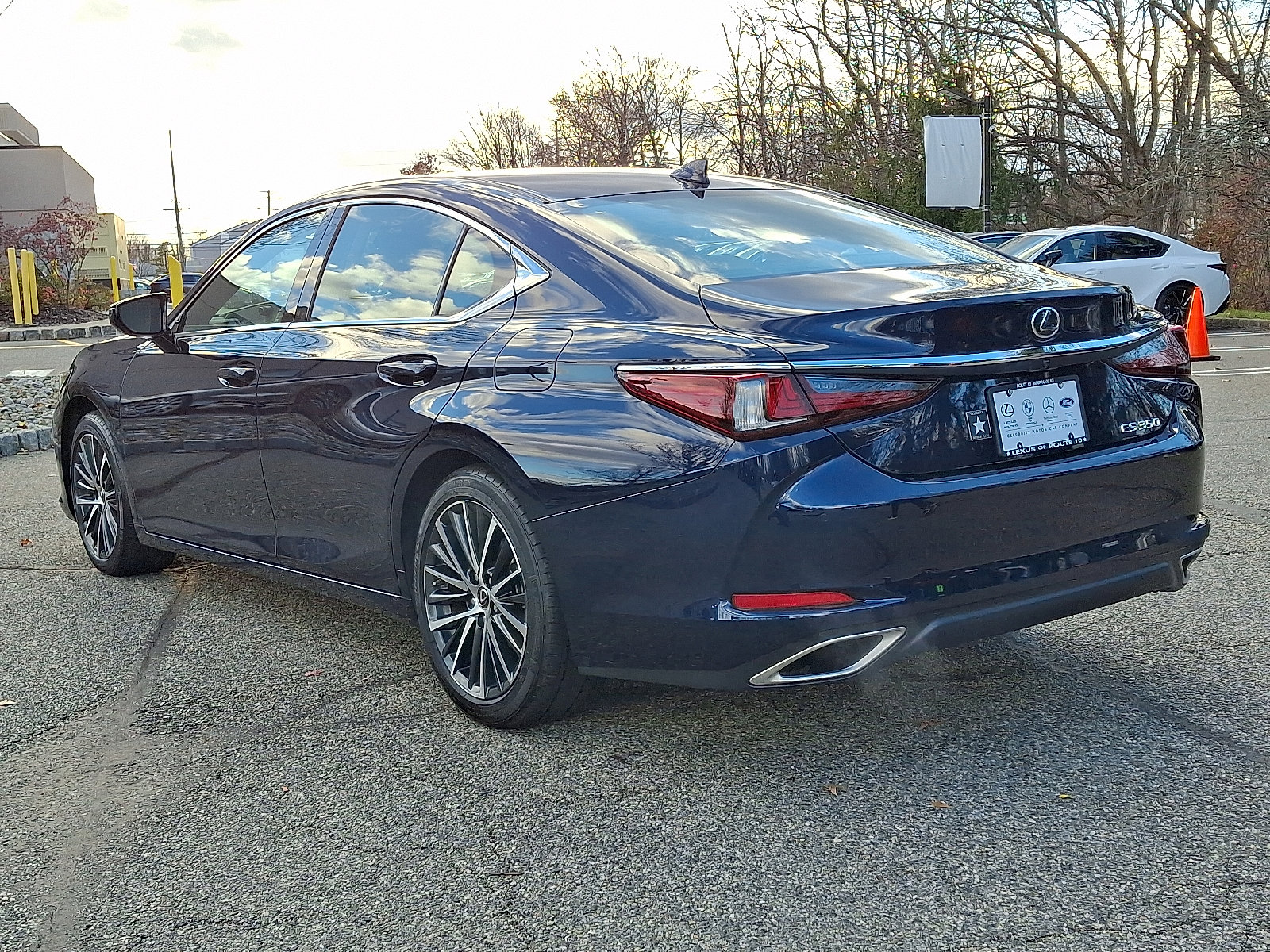 Certified 2023 Lexus ES 350 w/ Premium Package image 4