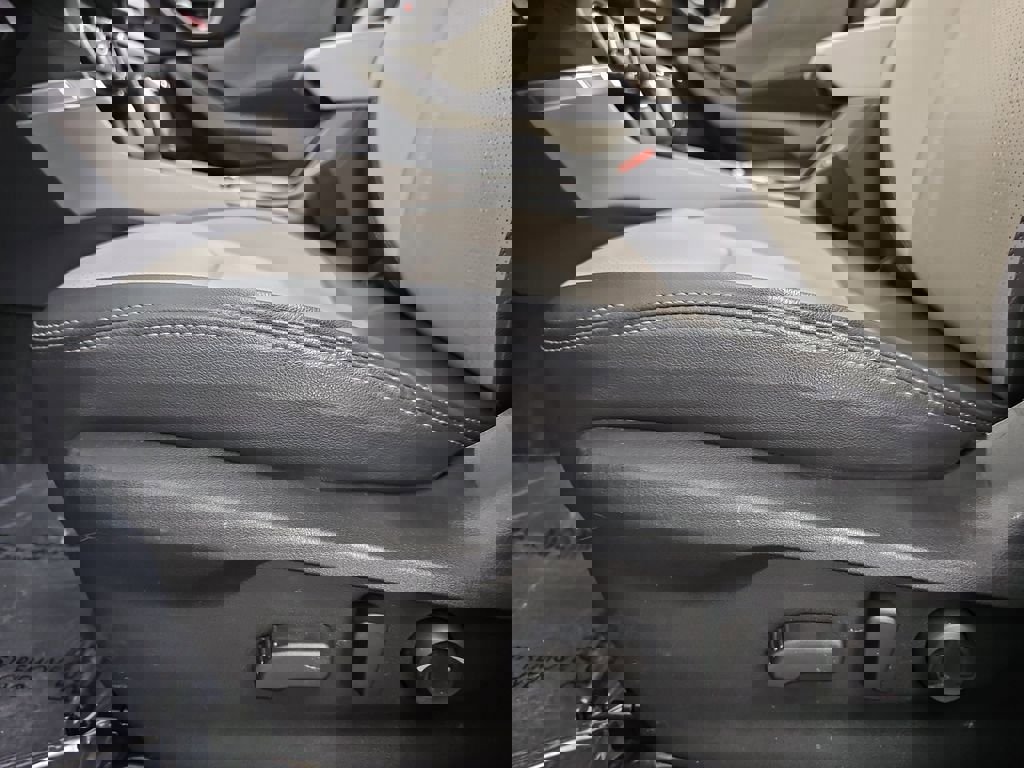 Used 2024 Subaru Forester Limited image 32