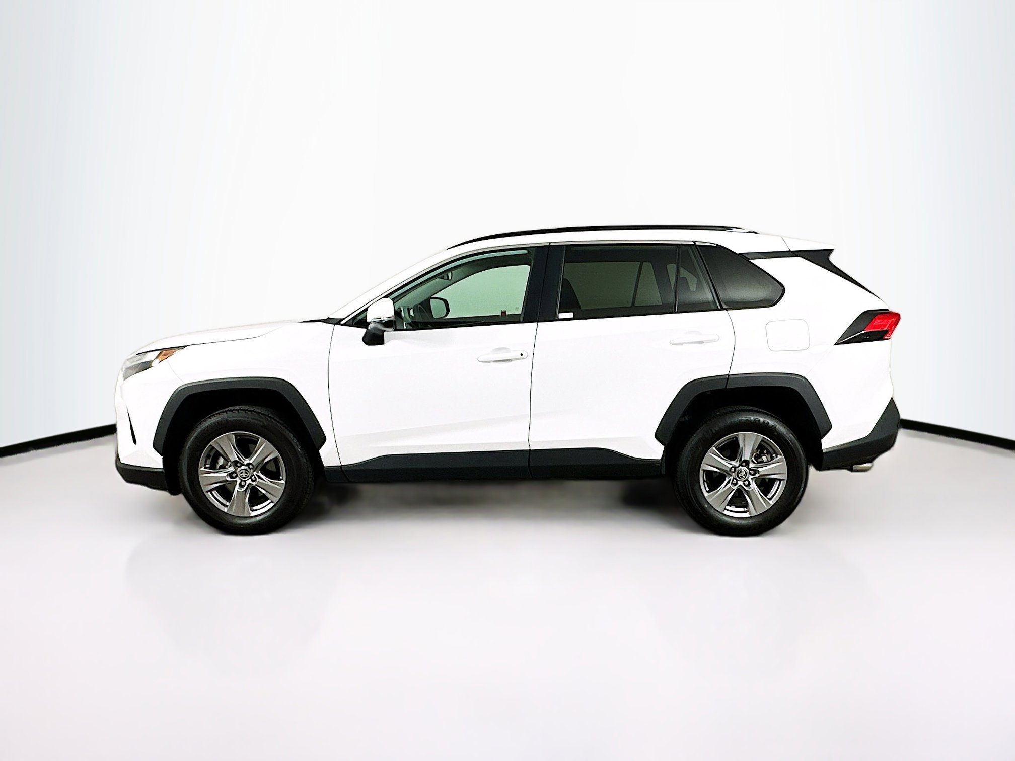 Used 2024 Toyota RAV4 XLE image 4