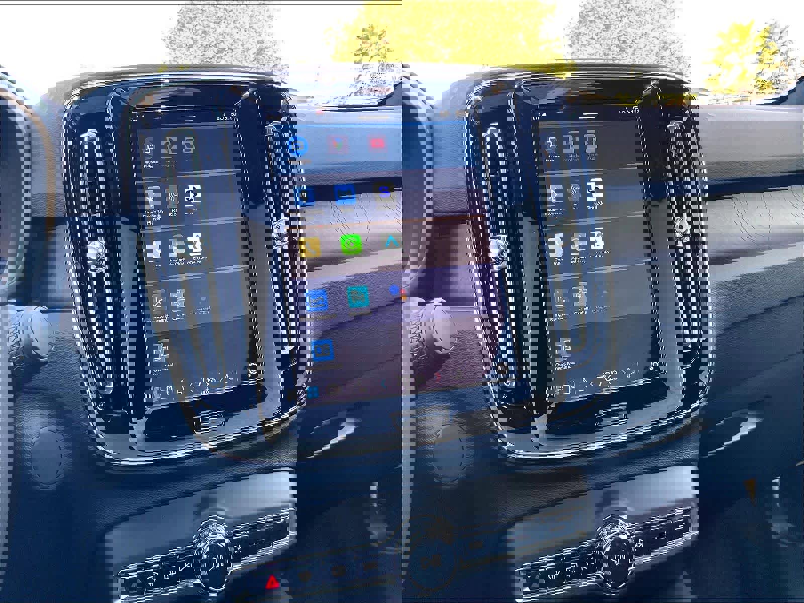 Used 2023 Volvo C40 P8 Recharge Plus image 39