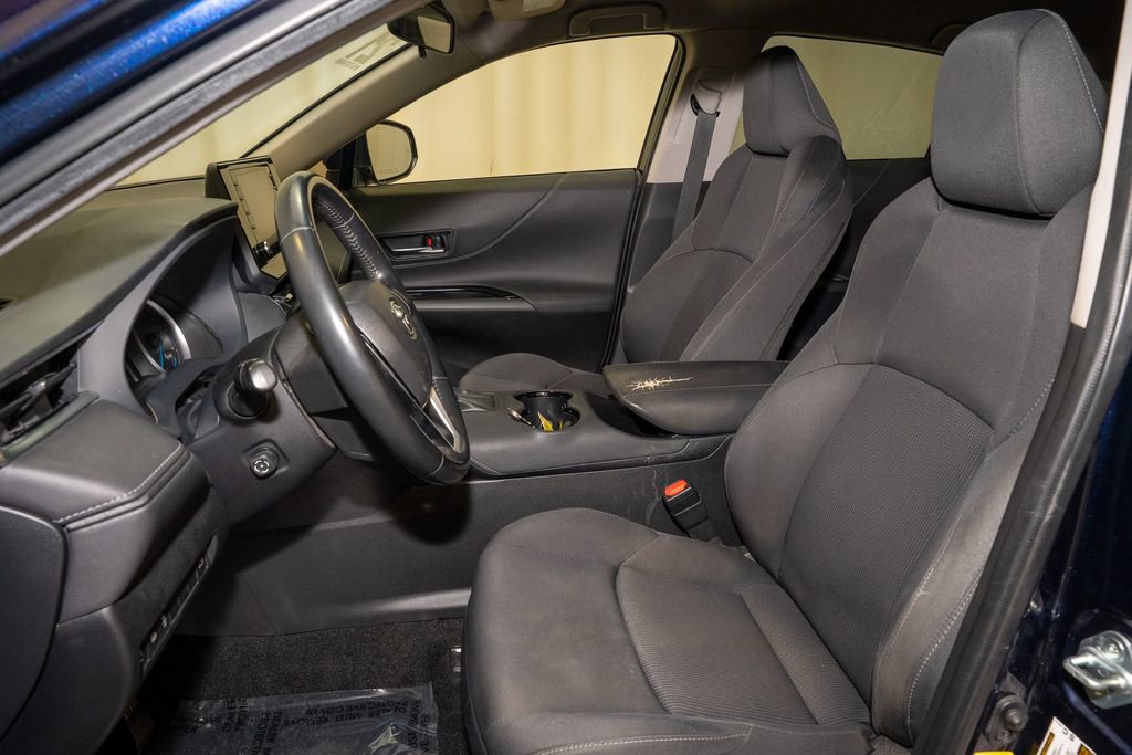 Used 2021 Toyota Venza LE image 10